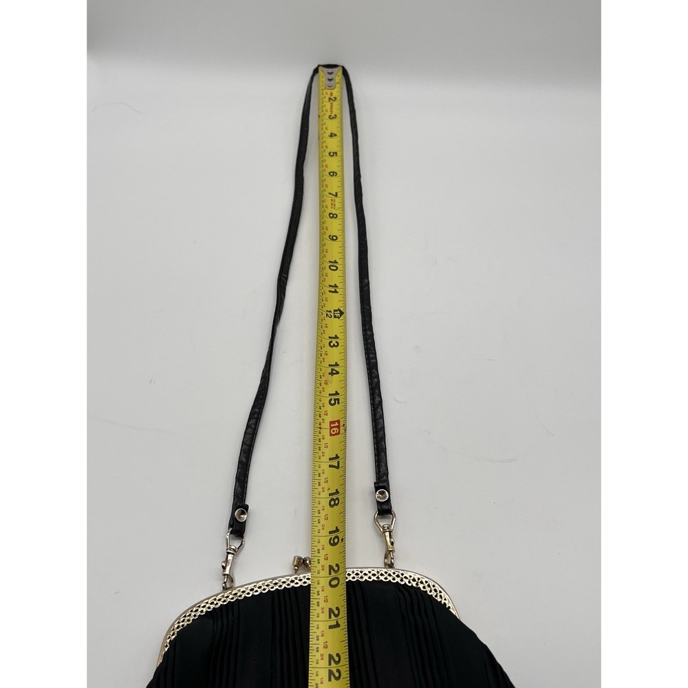 Vtg La Regale Black Pleated Satin‎ Evening Bag Gold Kiss Lock Clasp & Strap - Picture 5 of 7